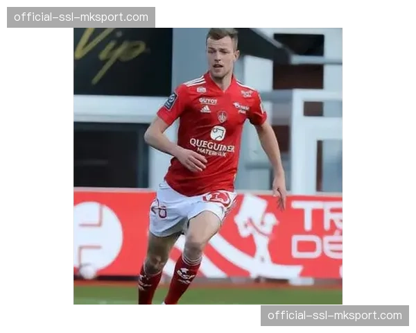 从布雷斯特到法国队:勒杜阿龙的飞跃之年 从布雷斯特到法国队:勒杜阿龙的飞跃之年