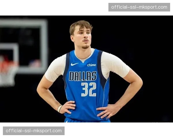 约基奇创历史纪录，单季包揽篮板王与助攻王成为首位中锋